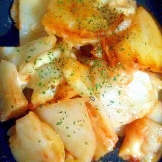 お弁当に☆じゃがいものケチャップチーズ炒め